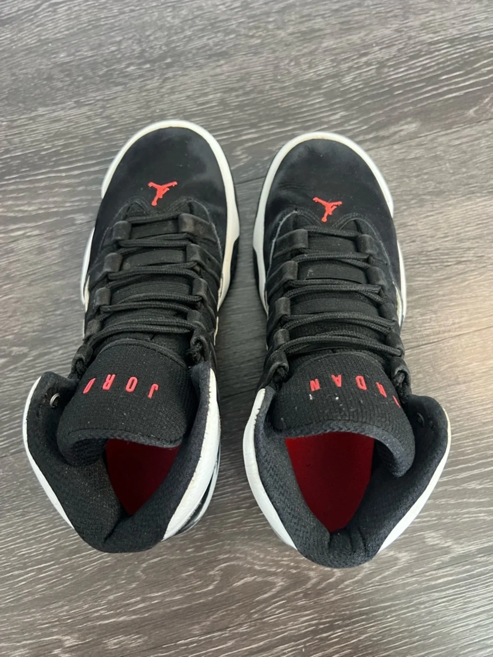 Air Jordan Max Aura Sneakers